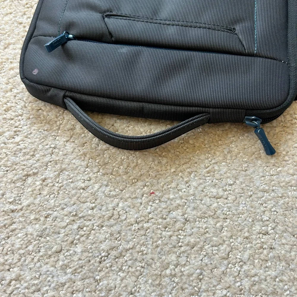 STM Padded Carry Sleeve for tablet SUPER FAST SHIPPING